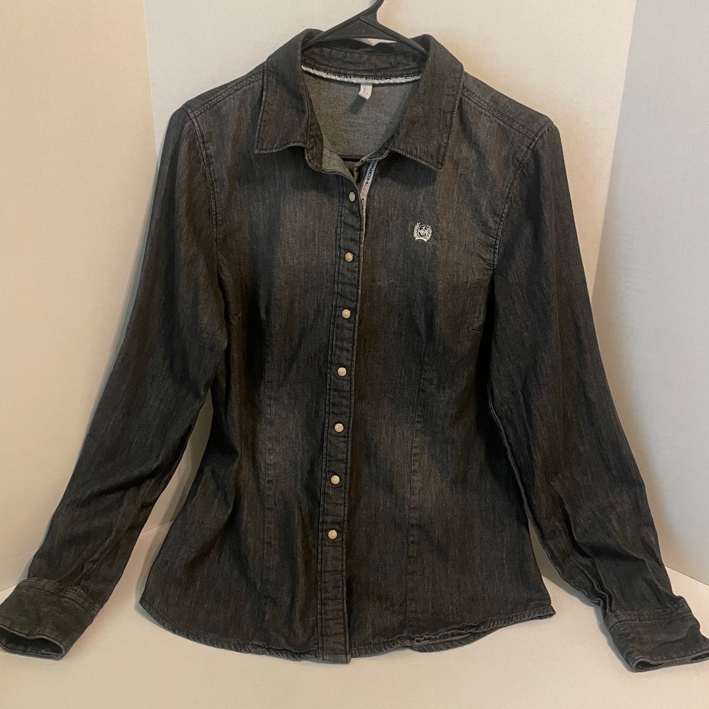 NEW CINCH Women’s Denim Snap Shirt